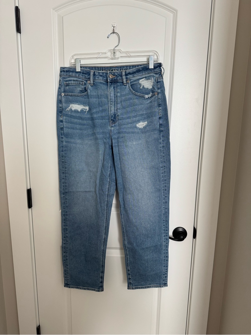 American Eagle Outfitters Light Blue Mom Straight Jean